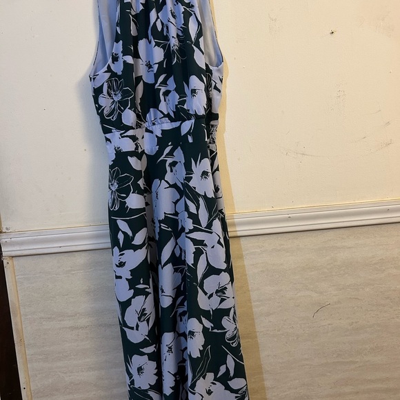 NWT 1901 Floral Midi Dress Floral Halter Neck Dress - Green and White - Picture 4 of 12